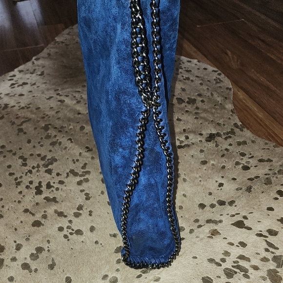 Vibrant Blue Shoulder Bag with Braided Handles - Picture 6 of 9